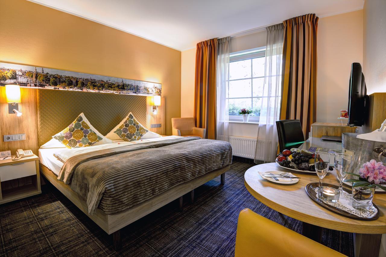 Nordwest-Hotel Amsterdam บาดซวิสเชนอาว์น ภายนอก รูปภาพ